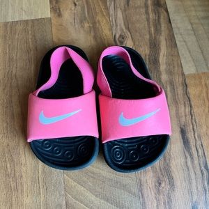 Nike Kawa Slides (4C)